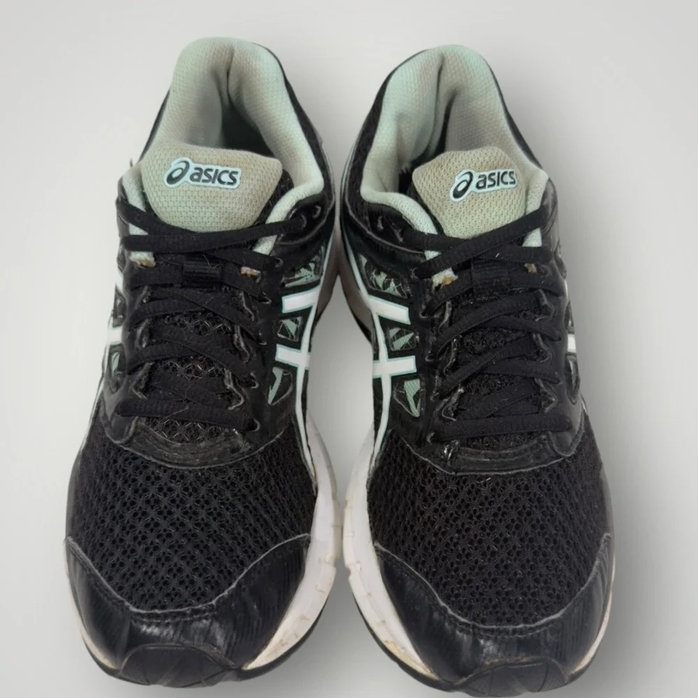 Women’s Asics Gel Excite 4 size 8